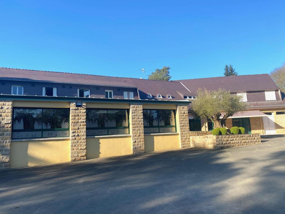 Hotel Roc Land Les Portes du Coglais Exterior foto