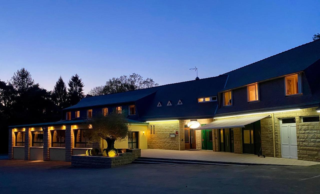 Hotel Roc Land Les Portes du Coglais Exterior foto
